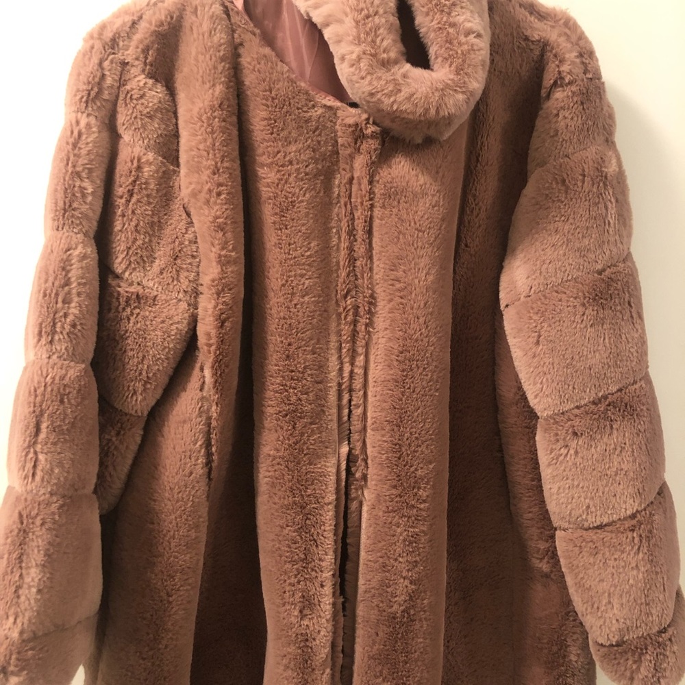 Brand New!  Faux fur  no collar with faux fur head band  NWT